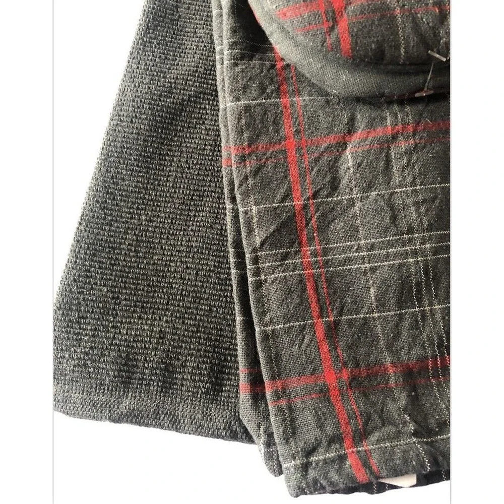 Madison Studio 2 Mini Oven Mitts 2 Kitchen Dish Towels Gray Silver Red Set of 4